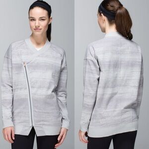 Lululemon Mula Bundle Wrap Asymmetric Zip‎ Jacket Womens Size 4 Grey Silver Coat